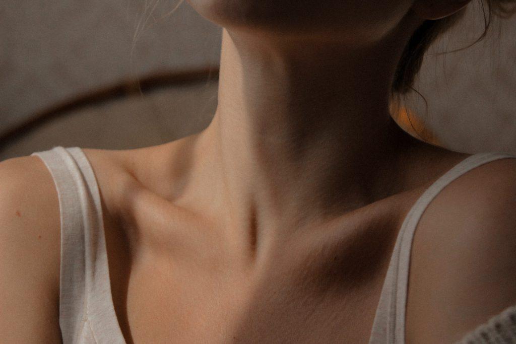 ernily gupznplbsli unsplash - Крем для шиї