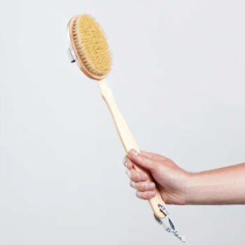 50451 body detox skin brush hand b 2000x2000 1000x1000 1 - Детокс масажна щітка для тіла ELEMIS Body Detox Skin Brush