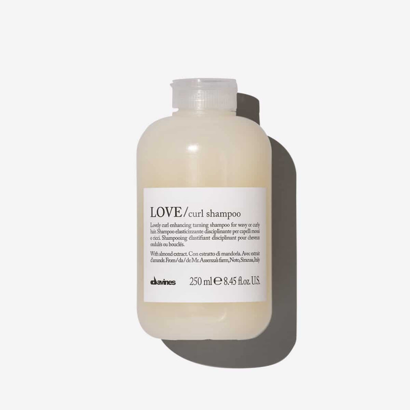 75524 essential haircare love curl shampoo 250ml davines 6fab9395 c4a6 4429 ae25 a4976040f9ed 2000x 800x800 1 - Шампунь, підсилюючий та контролюючий завиток Davines LOVE Curl Shampoo 250мл