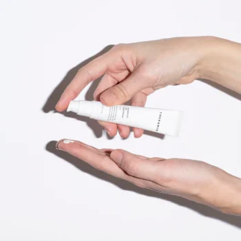 43453 5 540x 1 - Засіб проти старіння шкіри навколо очей Theramid Advanced Eye Treatment 15мл