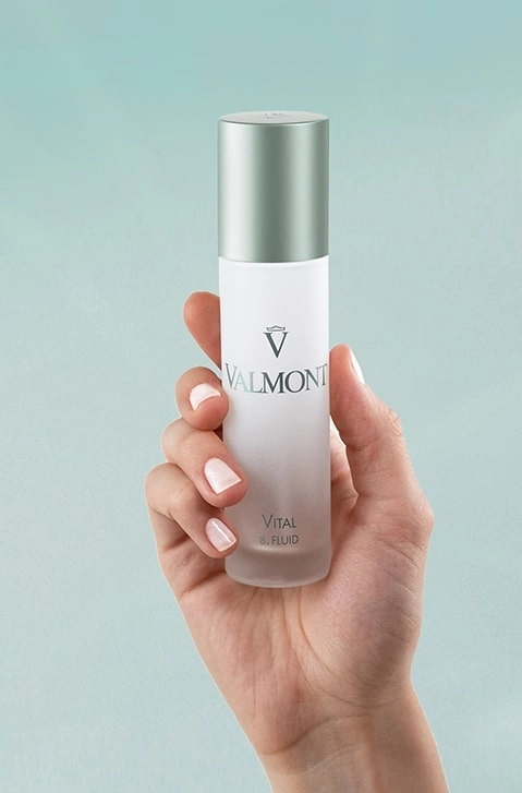 cream 705401 valmont vital b fluid hand min - Ревіталізуючий флюїд для шкіри обличчя Valmont Vital B Fluid