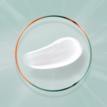 cream 705401 valmont vital b fluid texture min - Ревіталізуючий флюїд для шкіри обличчя Valmont Vital B Fluid