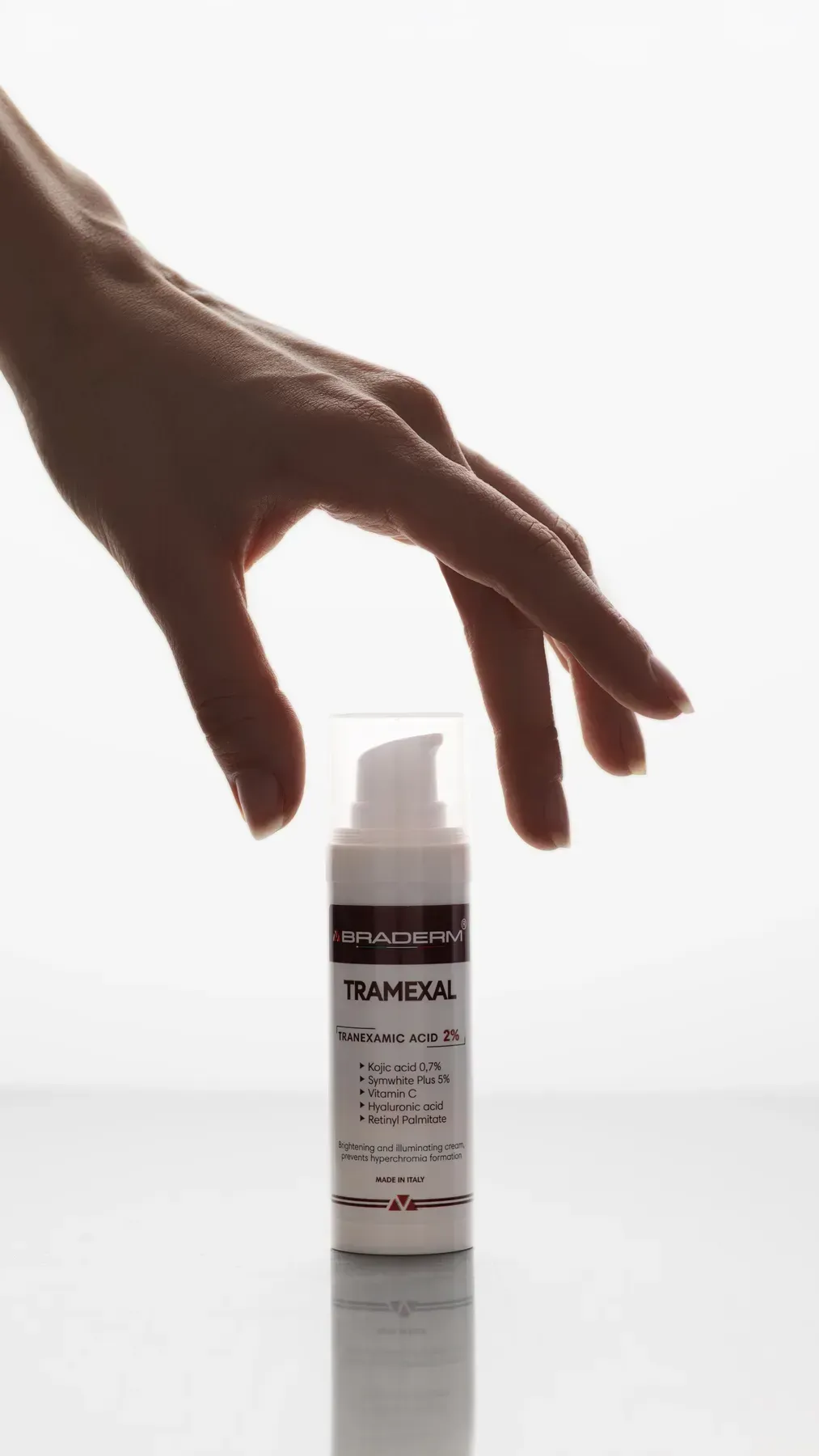 osvitliuiucha emulsiia proty pihmentatsii 44723823647899 - Освітлюючий крем проти пігментації Braderm Tramexal Cream 30мл